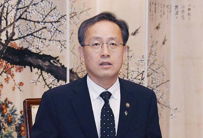 [서울=뉴시스] 이형일 기획재정부 장관 직무대행 1차관이 23일 오전 서울 종로구 정부서울청사에서 열린 중동사태 관계기관 합동 비상대응반 회의에서 모두발언을 하고 있다. (사진=기획재정부 제공) 2025.06.23. photo@newsis.com *재판매 및 DB 금지