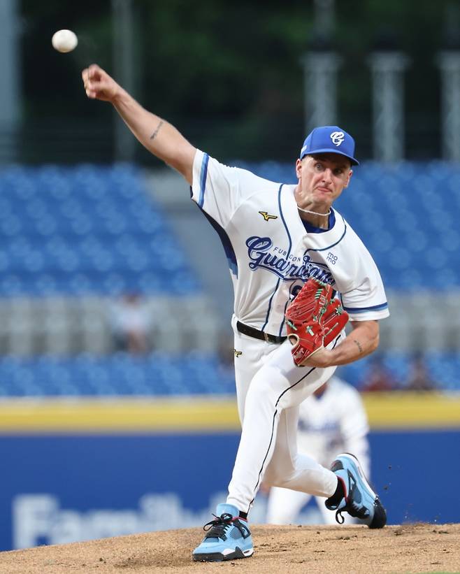 뷰캐넌. /사진=푸방 가디언스 SNS