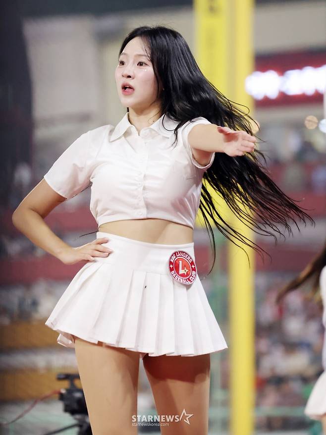 [★한번에 쓱]땀에 흠뻑 '베이비페이스' 드러낸 SSG 이연진