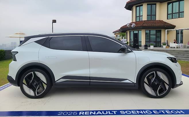 르노 '세닉 E-Tech 100％ 일렉트릭' [촬영 홍규빈]