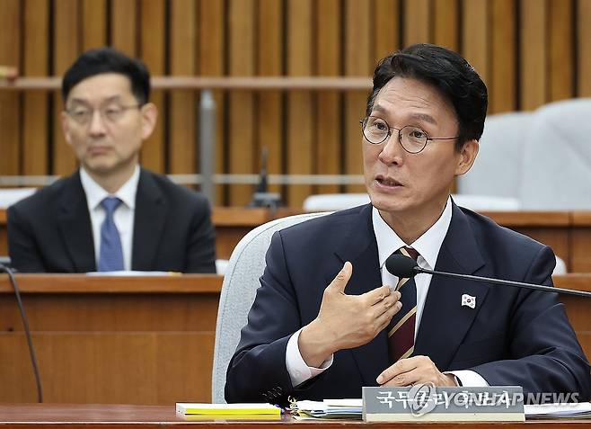 주진우 의원 질의에 답변하는 김민석 후보자 (서울=연합뉴스) 박동주 기자 = 김민석 국무총리 후보자가 지난 25일 서울 여의도 국회에서 열린 인사청문회에서 국민의힘 주진우 의원의 질의에 답하고 있다. 2025.6.25 pdj6635@yna.co.kr