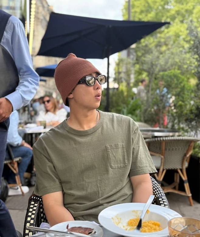 사진 = RM 인스타그램