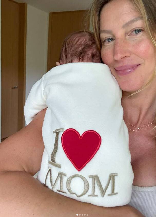 세계적 모델 지젤 번천(45)이 주짓수 강사 호아킴 발렌테(37)와의 사이에서 지난 2월 태어난 셋째 아기를 소셜미디어를 통해 지난달 공개했다. [사진=SNS]