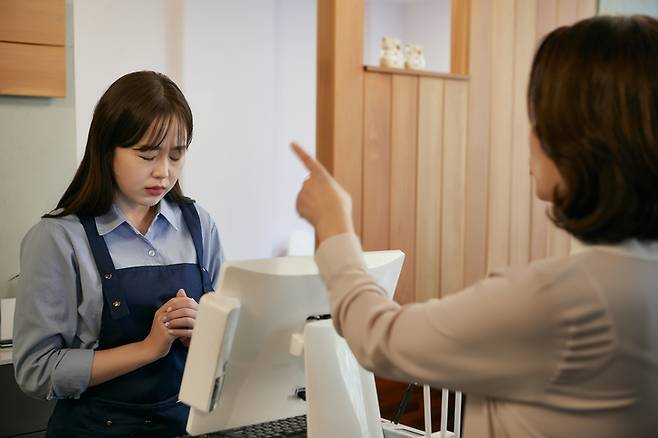 사람을 자주 상대하는 직업을 가진 사람일수록 제2형 당뇨병 발병 위험이 높다는 연구 결과가 나왔다. [사진=게티이미지뱅크]