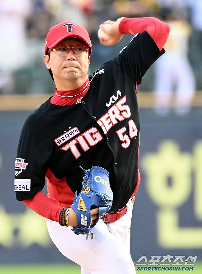 27일 잠실야구장에서 열린 KIA와 LG의 경기, KIA 선발투수 양현종이 역투하고 있다. 잠실=허상욱 기자wook@sportschosun.com/2025.06.27/