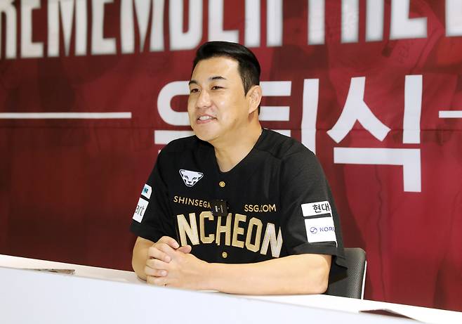 은퇴 기념 인터뷰에 임한 김강민. 사진제공=SSG랜더스