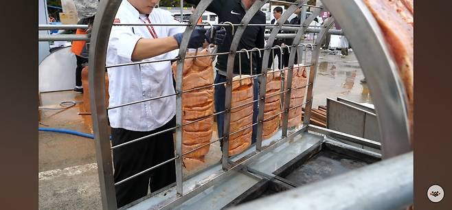 Screenshot_20250614_193234_YouTube.jpg 다시보는 백종원의 홍성 바비큐 축제 논란