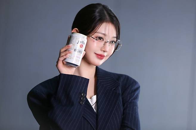 9EEC9098EC90B9ED989DEBBC__B4EAA0_B4EC81_98ECA5_B9ED989DEB9C_(2).jpg 장원영 X ‘짐빔 하이볼’ 광고 촬영 현장 비하인드