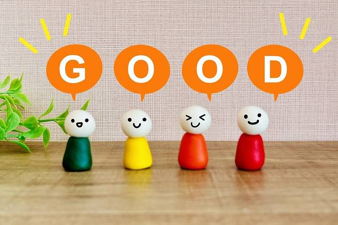 좋은 관계를 만들기 위해선 먼저 자신을 좋은 에너지로 채우는 것이 중요하다. 꽃이 향기를 품으면 벌과 나비가 자연스레 찾아오듯, 사람도 편안한 느낌을 주는 이에게 끌리게 되어 있다. 게티이미지뱅크