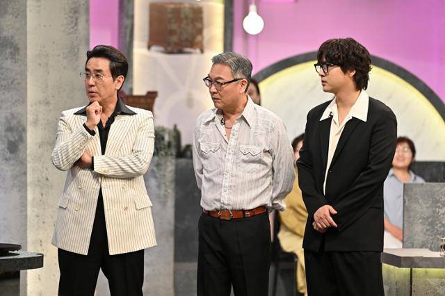 디즈니플러스 오리지널 시리즈 '파인: 촌뜨기들'의 류승룡 양세종 김의성이 KBS 'TV쇼 진품명품'에 출연한다. 디즈니플러스 제공
