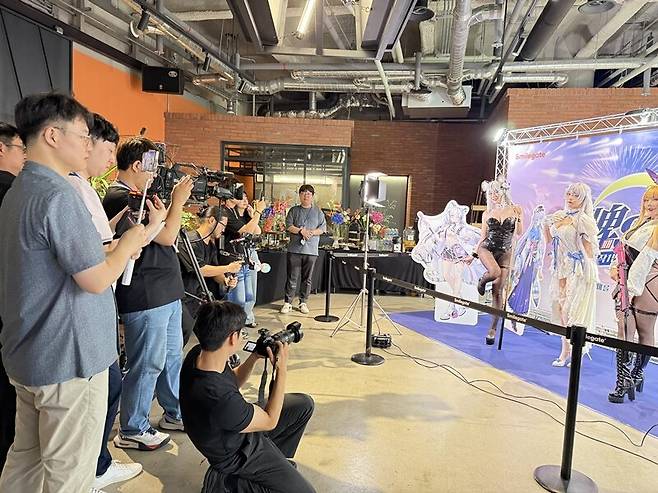 ▲ 최대 작사의 코스프레라면 마음이 동하기 마련이죠