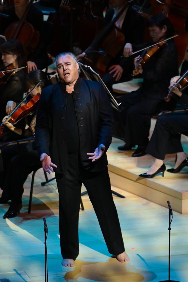 부산콘서트홀, 개관 페스티벌 콘서트오페라 <피델리오>에서 테너 브라이언 레지스터 / 사진제공. 부산콘서트홀