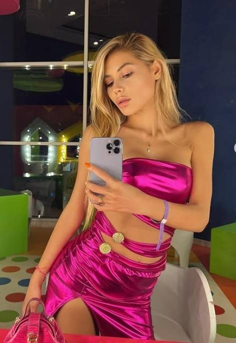 거식증을 앓기 전 니할 칸단의 모습. 인스타그램(@nihalcandann) 캡처