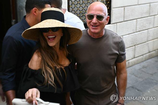 베네치아에서 결혼식 올린 베이조스 부부 [AFP 연합뉴스. 재판매 및 DB 금지]