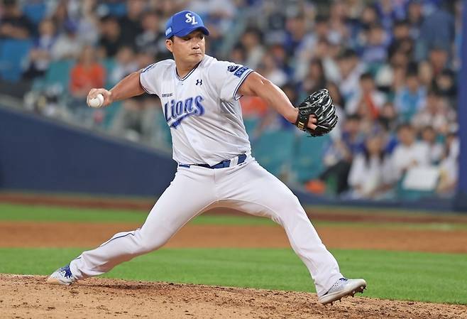 지난 26일 오후 6시30분 대구 삼성라이온즈파크에서 열린 '2025 신한 SOL 뱅크 KBO리그' 삼성 라이온즈와 한화 이글스 경기에서 오승환이 투구 중이다. <삼성 라이온즈 제공>