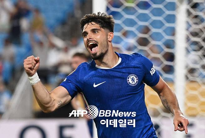 첼시의 페드루 네투가 추가골을 터뜨린 뒤 기뻐하고 있다. 사진=AFPBBNews