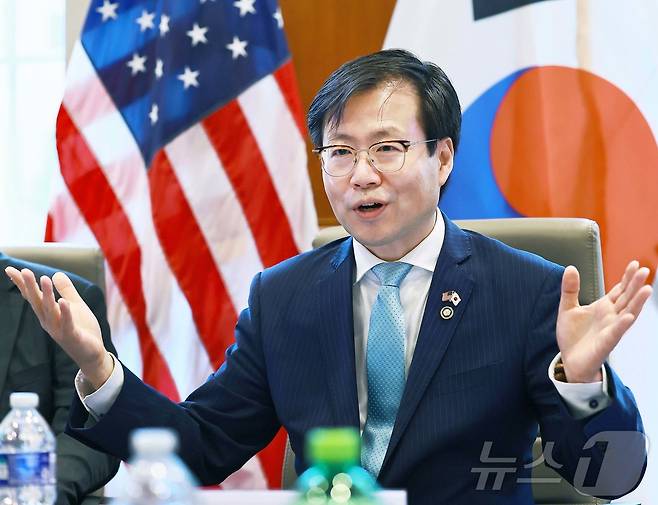 여한구 산업통상자원부 통상교섭본부장이 27일(현지시간) 미국 워싱턴 D.C. 미국상공회의소 회의실에서열린 '미국 상공회의소 라운드테이블'에서 인사말을 하고 있다. (산업부제공. 재판매 및 DB 금지) 2025.6.28/뉴스1