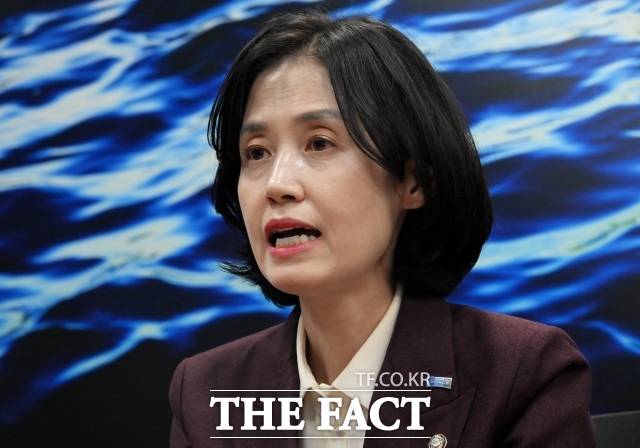 박은정 조국혁신당 의원은 29일 이진수 신임 법무부 차관을 두고"윤석열 정권에서 검사장으로 승진해 승승장구한 친윤 검사이자 문재인 정부 검찰개혁에 반대했던 검사"라며 강한 우려를 표했다./배정한 기자