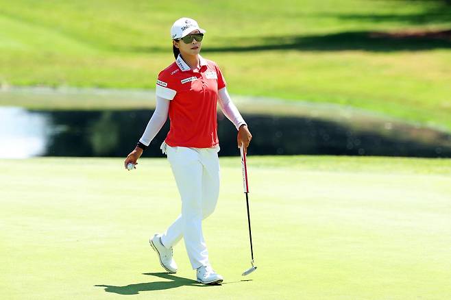 임진희가 29일 미국 미시건주 미들랜드 컨트리클럽에서 열린 LPGA 투어 다우 챔피언십 3라운드 5번홀 그린에서 경기하고 있다./AFP 연합뉴스