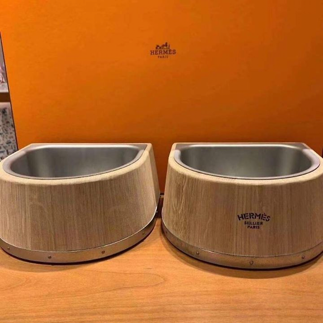 25723fa9e944e5b7c06762c3917ef74f.png 명품브랜드 애견 용품 가격 ㄷㄷㄷ.jpg