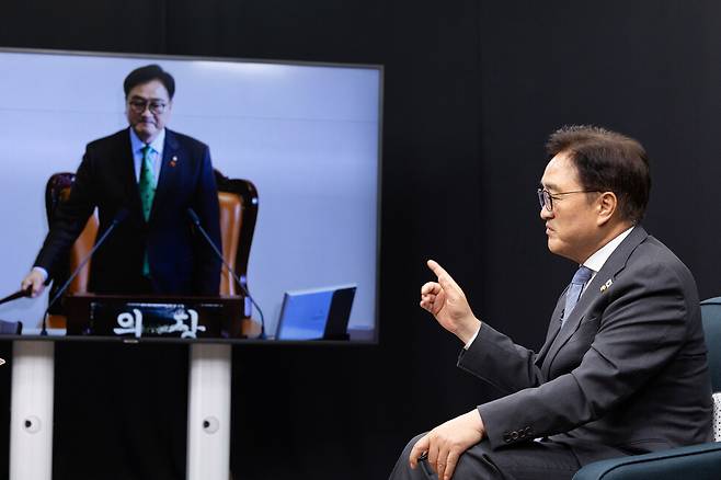 우원식 국회의장이 2025년 6월24일 한겨레21과 인터뷰하는 모습. 박승화 기자 eyeshoot@hani.co.kr