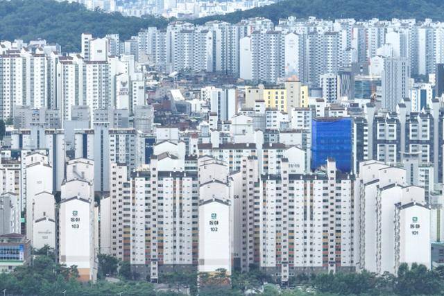 29일 서울 시내에서 바라본 아파트 단지. 연합뉴스