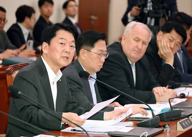 안철수 국민의힘 의원이 지난 국회에서 열린 외교통일위원회 제2차 전체회의에서 발언하고 있다. 뉴시스