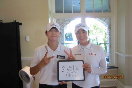 박성현(왼쪽)과 윤이나. 사진[연합뉴스]