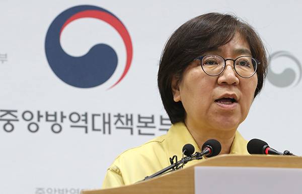 정은경 보건복지부 장관 후보자. 2020년 질병관리본부장 당시 코로나 브리핑을 하는 모습[연합]