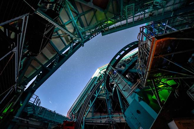 루빈천문대에서 관측테스트를 진행하는 모습. RubinObs/NSF/DOE/NOIRLab/SLAC/AU