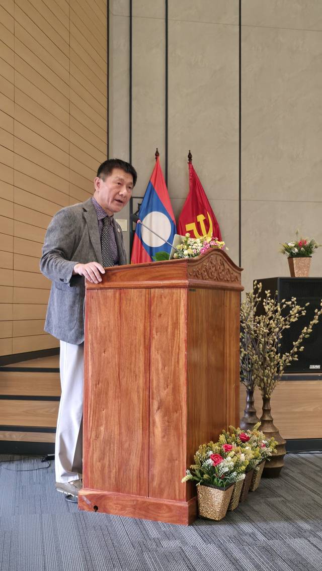 박종재 대한소화기내시경학회 이사장(고대구로병원 소화기내과 교수)은 28일(현지시간) 라오스 마호솟병원에서 열린 한국-라오스 내시경 워크숍에서 인삿말을 전하고 있다. 안경진 기자