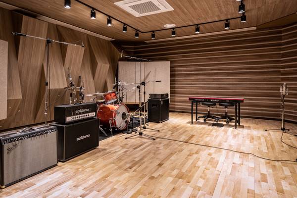 인천음악창작소 녹음 부스 [사진 = 인천음악창작소 누리집 갈무리]