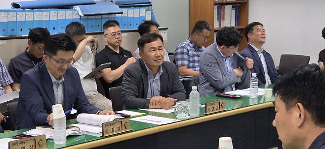 대전시는 6월 30일 시청 도시주택국 회의실에서 '2025년 제1회 도시주택분야 시-구 정책협의회'를 열고 도시계획, 도시재생, 주택정비, 건축제도 개선 등 주요 정책 현안에 대한 협력 방안을 논의했다.사진제공은 대전시