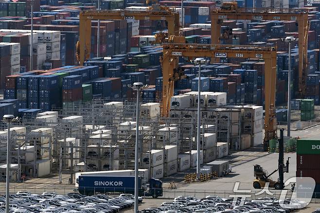 25일 경기도 평택시 포승읍 평택항의 모습. 2025.4.25/뉴스1 ⓒ News1 이승배 기자