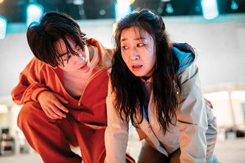 라미란은 영화 ‘하이파이브’에서 신비한 초능력을 가진 선녀로 분했다.