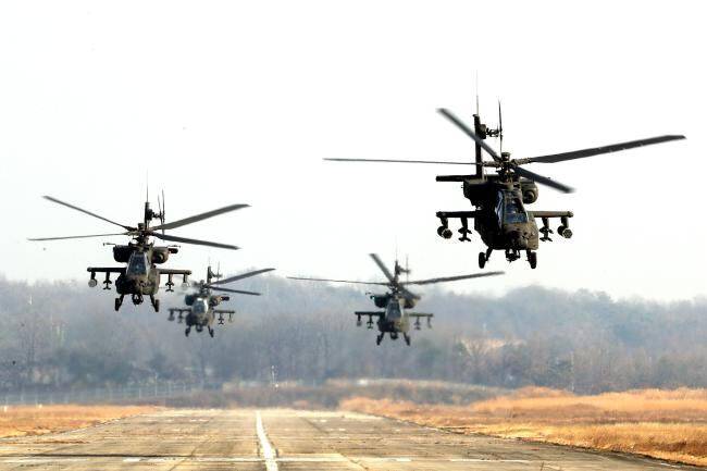 중대 전술훈련에 나선 육군항공작전사령부 901항공대대 AH-64E 아파치 가디언. /육군 제공
