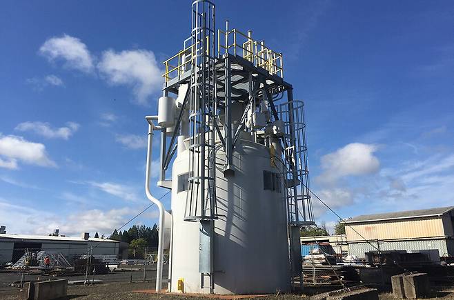 미국의 소형 모듈 원자로(SMR) 개발 기업 뉴스케일의 실물 크기 원자로 모형. 사이언스에서 인용