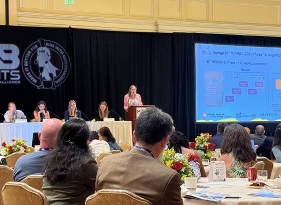 메드팩토는 지난 26~28일 미국 솔트레이크시티에서 열린 'FACTOR 콘퍼런스 2025'에 참가해 항암제 후보물질 '백토서팁'의 골육종 환자 대상 임상 1b상 중간 결과를 발표했다. /사진=메드팩토