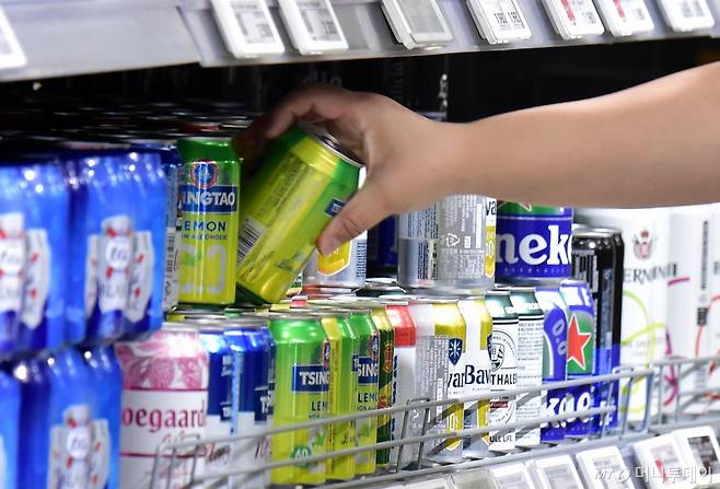 서울 시내 대형마트 주류코너./사진=머니투데이 DB. /사진=임한별(머니S)