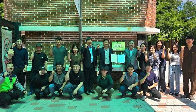 광주광역시 우치공원관리사무소는 우치동물원이 환경부로부터 ‘제2호 국가 거점동물원’으로 지정, 7월 1일부터 운영된다.