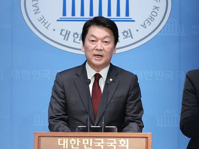 안철수 국민의힘 의원이 5월15일 서울 여의도 국회 소통관에서 현안 관련 회견을 하고 있다. ⓒ연합뉴스