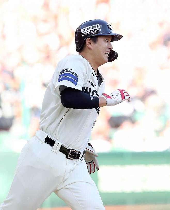 SSG 포수 조형우는 29일 인천 한화와 홈경기에서 7번타자 포수로 선발출전해 타석에서 3타수 2안타, 포수로서 도루 저지 2번을 하며 팀 승리에 힘을 보탰다. 사진제공｜SSG 랜더스