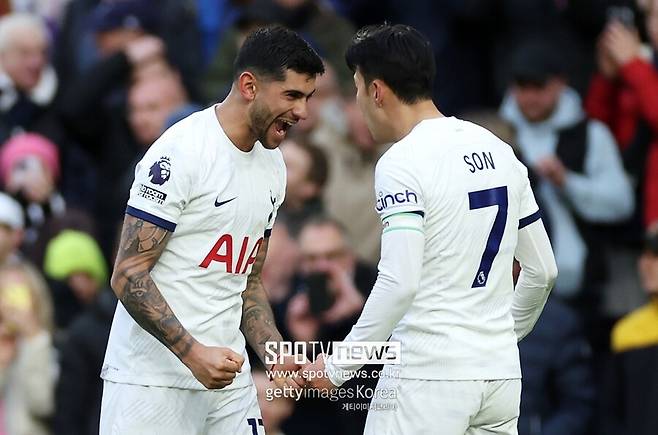 ▲ 레알와 AT마드리드 모두가 로메로를 원하는 것으로 알려졌다. 그러나 레알의 경우 카를로 안첼로티 감독과의 결별 가능성이 더 커졌다. 리그는 2위 달리고 있고 챔피언스리그(UCL)는 8강에서 탈락했다. 코파 델 레이(국왕컵)가 남았었지만, FC바르셀로나에 밀리며 준우승, 무관으로 시즌을 끝낼 위기에 처했다.