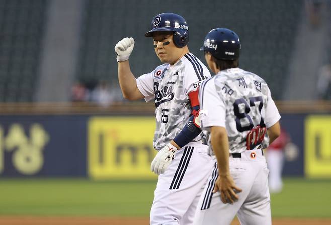 양의지(왼쪽). /사진=두산 베어스 제공