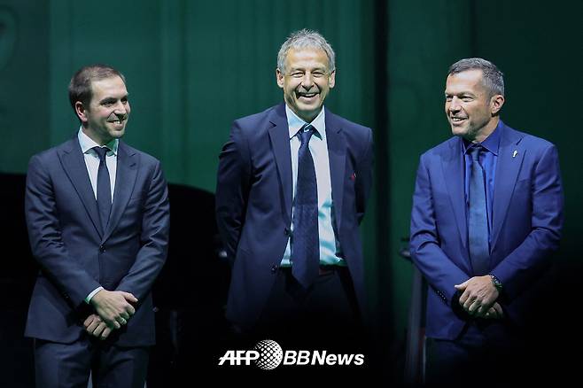 위르겐 클린스만(가운데) 현 국제축구연맹(FIFA) 클럽 월드컵 기술 연구 그룹(TSG) 위원. /AFPBBNews=뉴스1