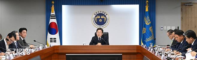 이재명 대통령이 지난 6월 23일 서울시 용산구 대통령실에서 첫 대통령 주재 수석·보좌관 회의에서 발언하고 있다. 김창길 기자