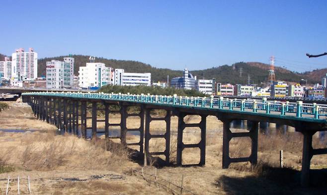 지난 2004년 구삼호교 난간사진. 중구청 제공