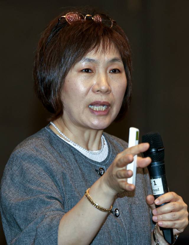 남희숙 전 대한민국 역사박물관장이 지난달 30일 오후 대구 수성구 그랜드호텔에서 열린 매일 탑 리더스 아카데미에서
