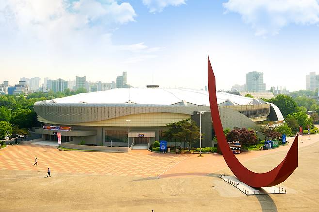 올림픽공원 핸드볼경기장이 '티켓링크 라이브 아레나(ticketLINK Live Arena)'로 새 출발한다. (체육공단 제공)