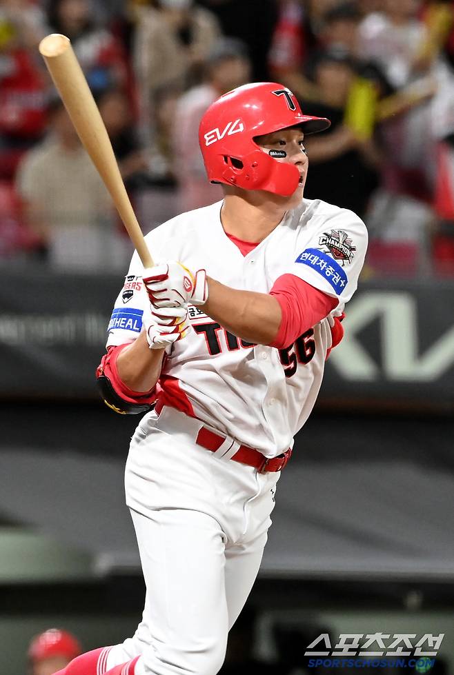 15일 광주KIA챔피언스필드에서 열린 롯데와 KIA의 경기, 4회말 1사 1루 KIA 오선우가 안타를 치고 있다. 광주=허상욱 기자wook@sportschosun.com/2025.05.15/